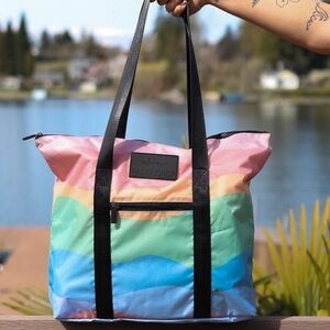 Brand New Rad Revolution / Rad Rev Shop Sunrise Packable Tote